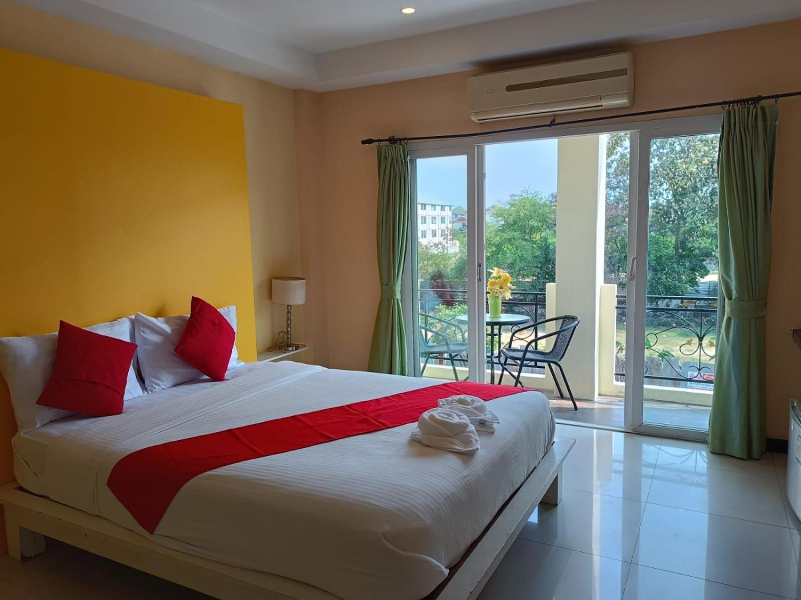 Aura Inn Rooms Паттайя Экстерьер фото