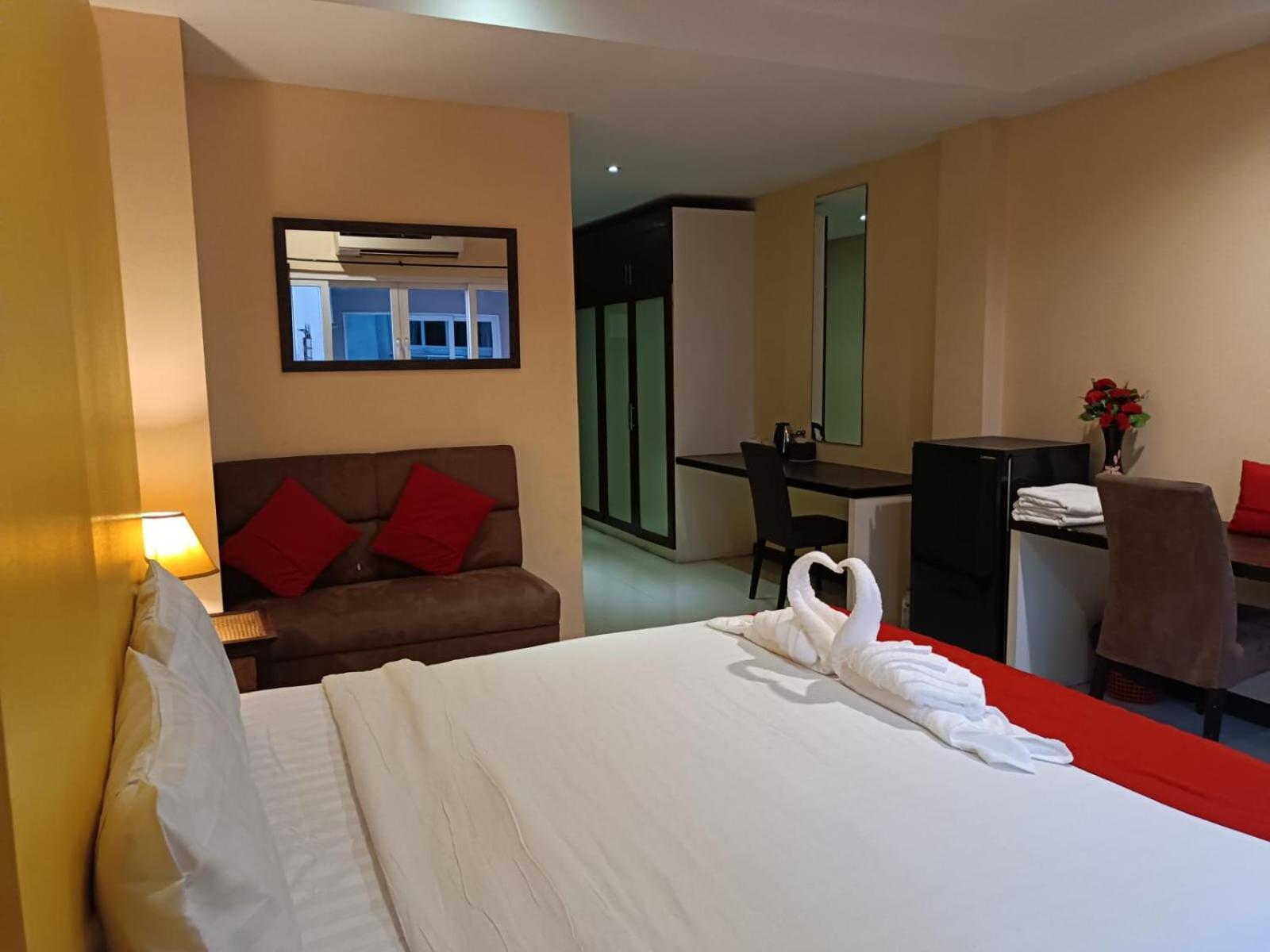 Aura Inn Rooms Паттайя Экстерьер фото